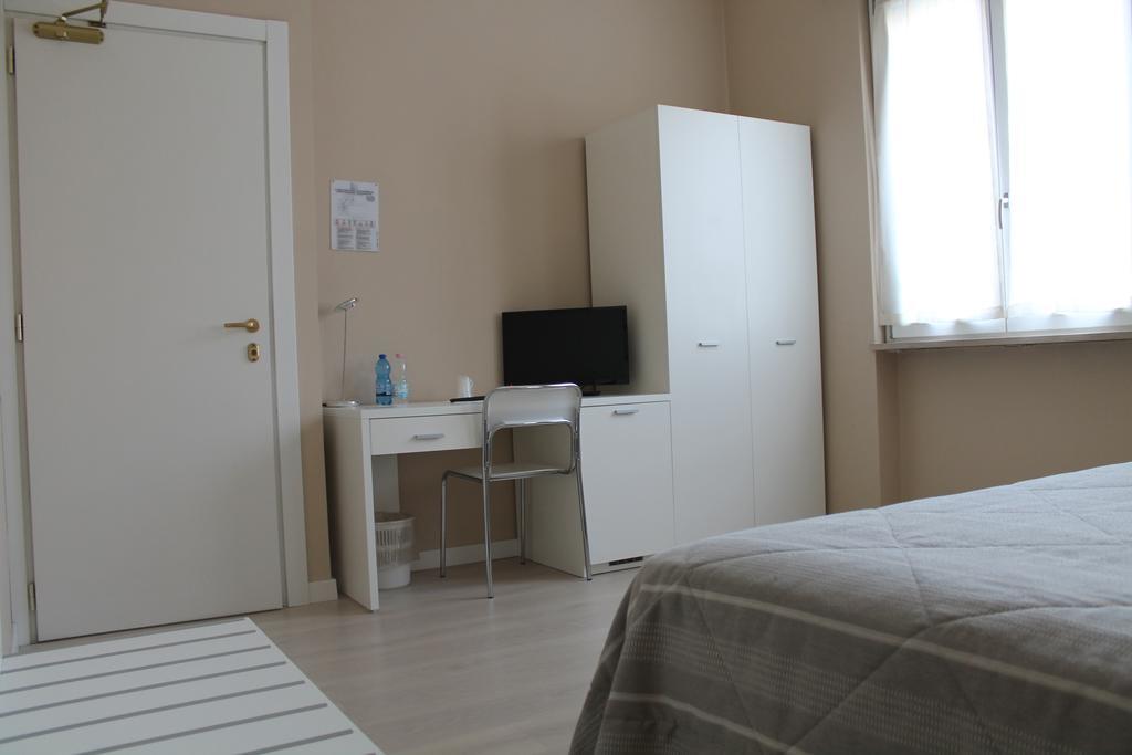 Hotel Cremona Viale エクステリア 写真