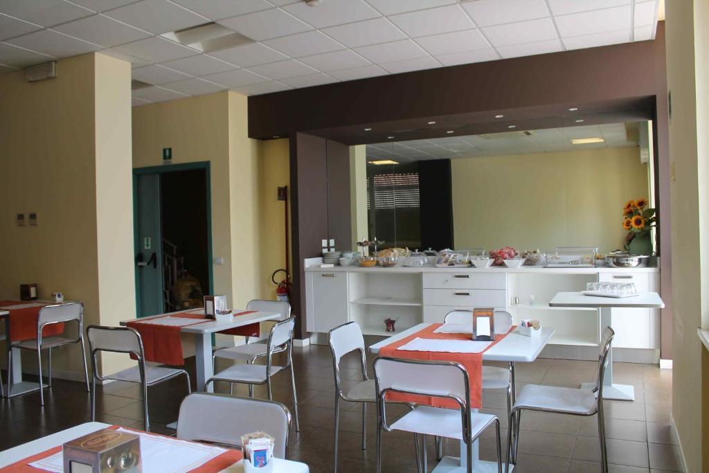 Hotel Cremona Viale エクステリア 写真