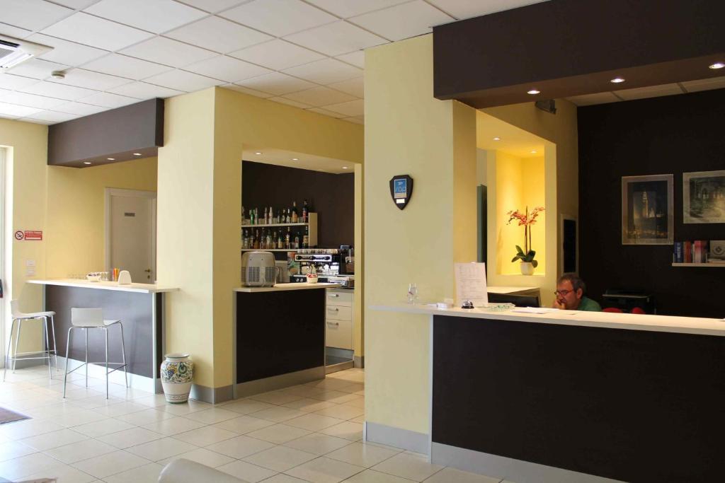 Hotel Cremona Viale エクステリア 写真